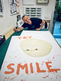 Krištof Kintera – Try smile – podepisování giclée tisku ve studiu 44 Print.